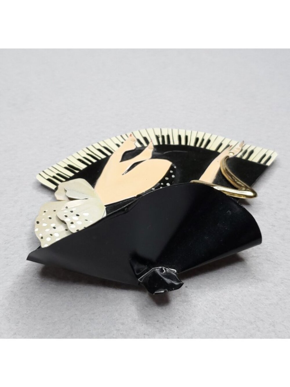 Vintage Brooch Statement Black Gold Tone Pin Up Women Piano Artisan Signed 4" - Picture 4 of 9
